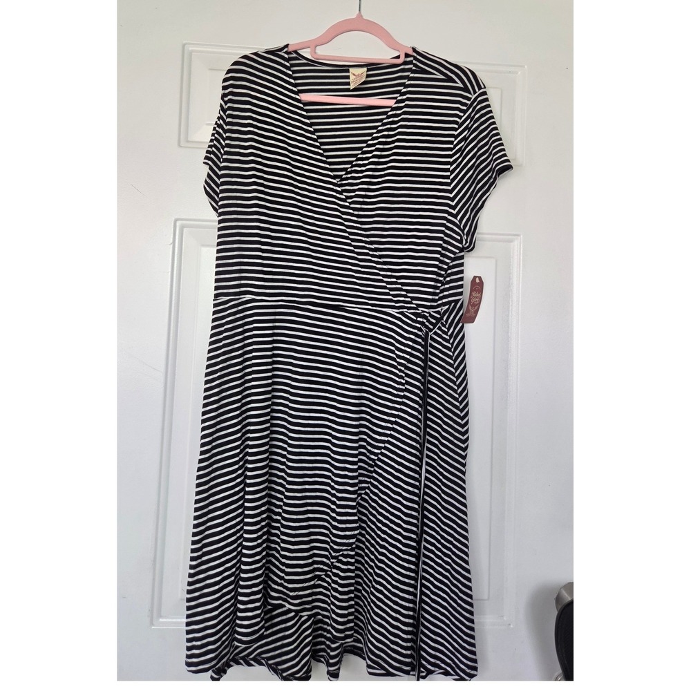 Faded Glory Womens XXL 20 Black White Striped Faux Wrap Short Sleeve Dress NWT